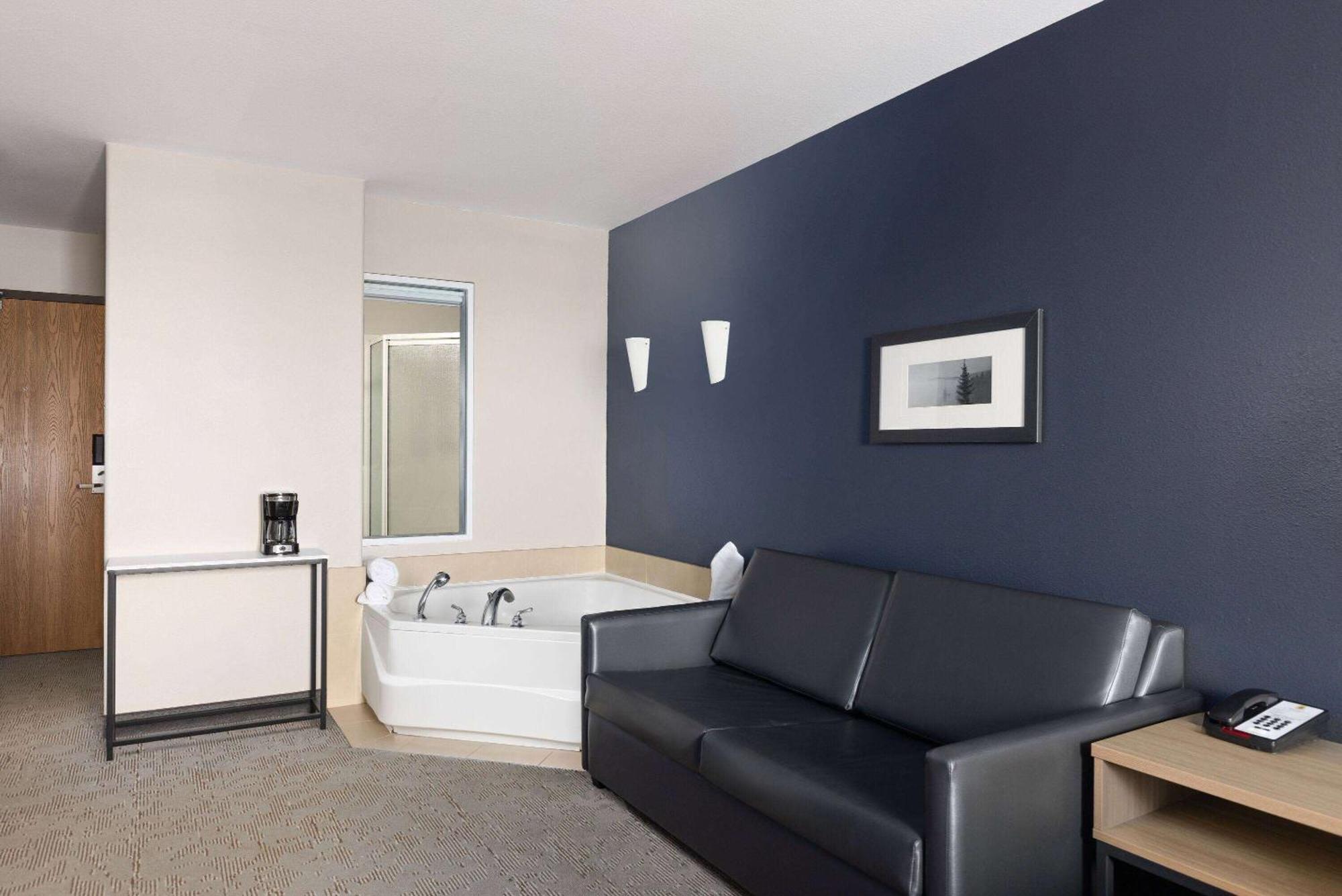 Super 8 By Wyndham St-Jerome Hotell Saint-Jerome Eksteriør bilde