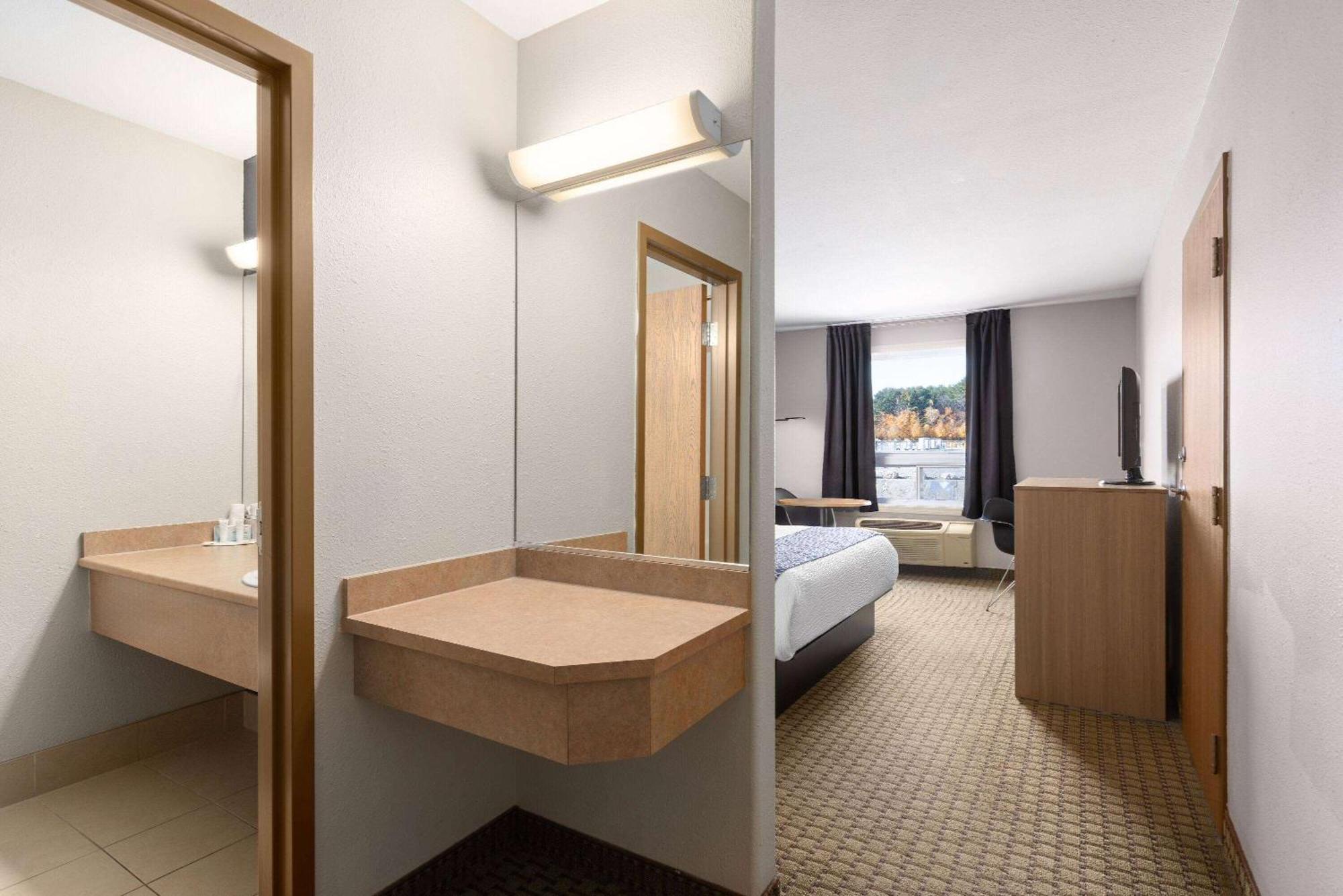 Super 8 By Wyndham St-Jerome Hotell Saint-Jerome Eksteriør bilde