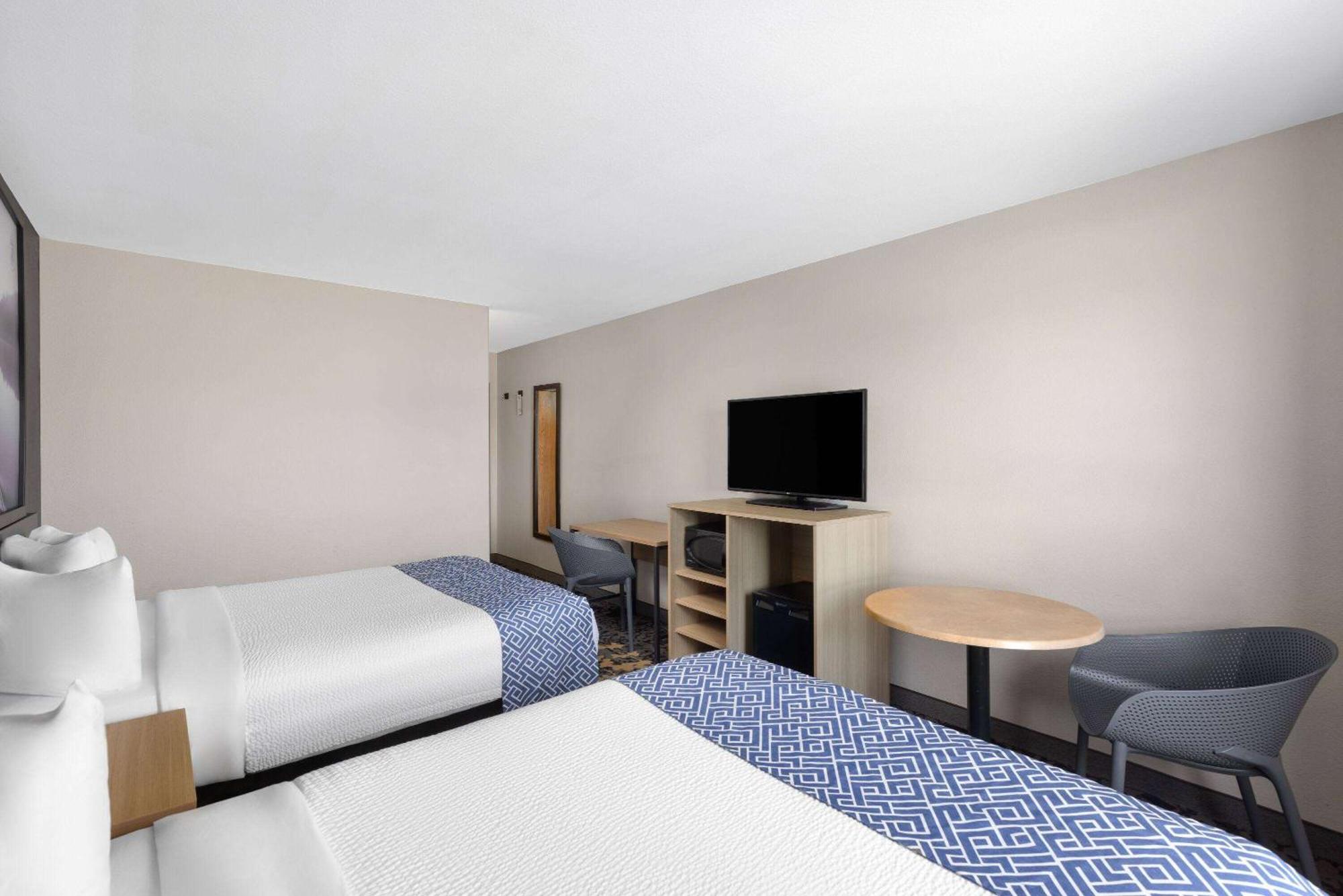 Super 8 By Wyndham St-Jerome Hotell Saint-Jerome Eksteriør bilde